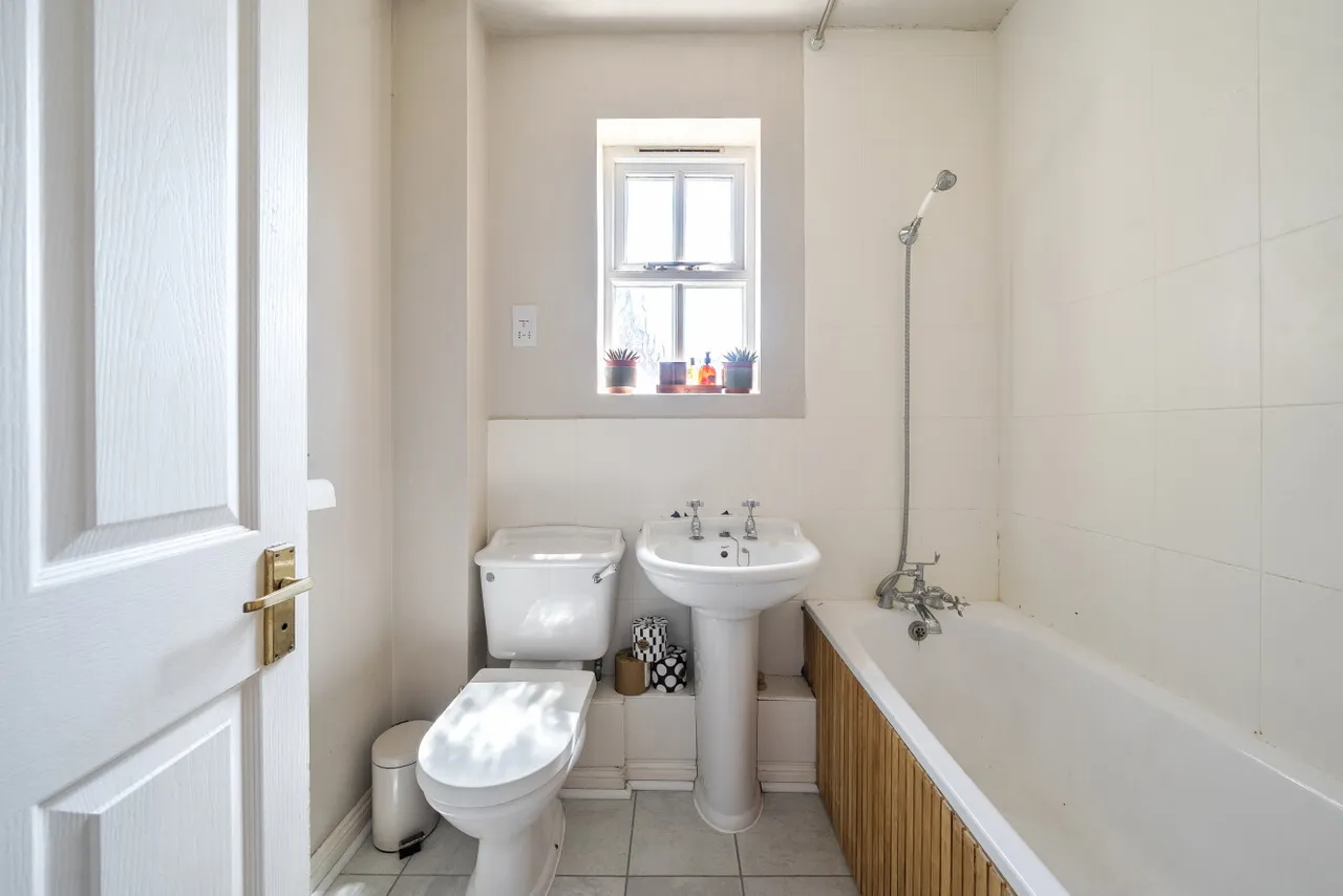 Lullingstone Lane, Hither Green, London, SE13, photo 8