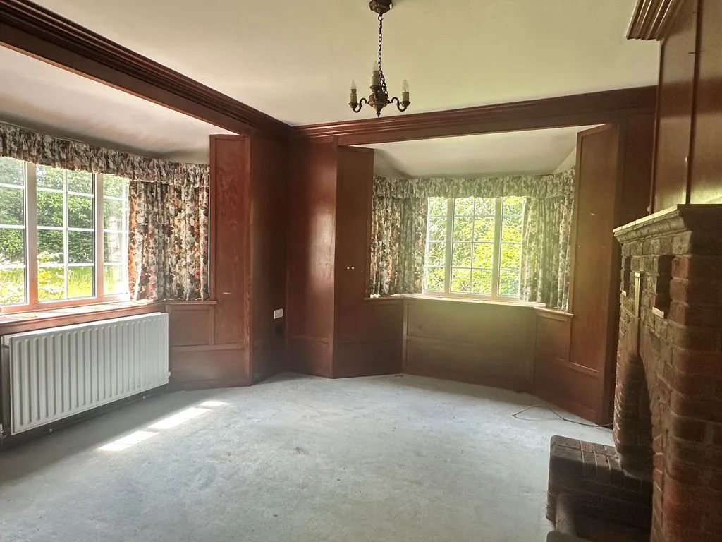 Woodcote Valley Road, Purley CR8 3BG, photo 9