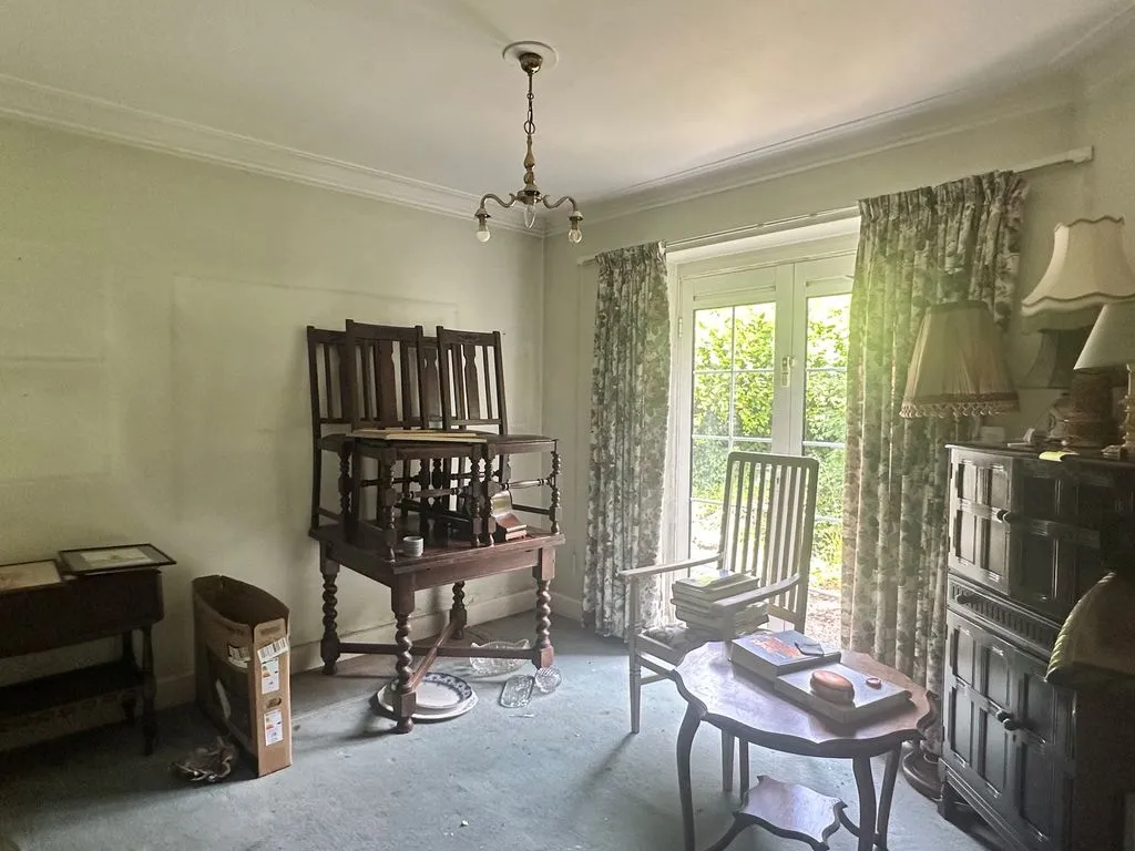 Woodcote Valley Road, Purley CR8 3BG, photo 11