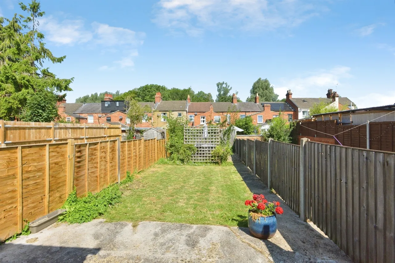 St. Mary Street, New Bradwell, MK13, photo 2