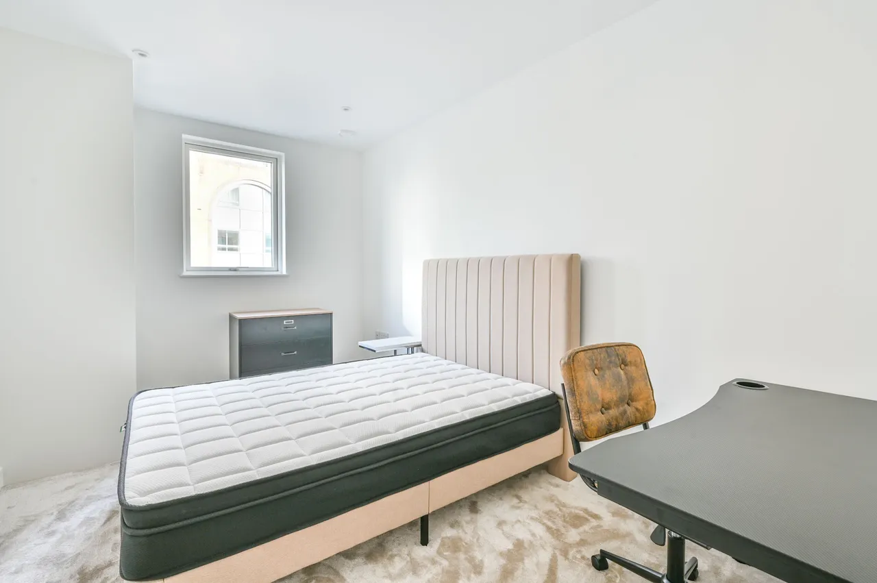 Flat 30, Guildford House, Tollgate Gardens, London, photo 9