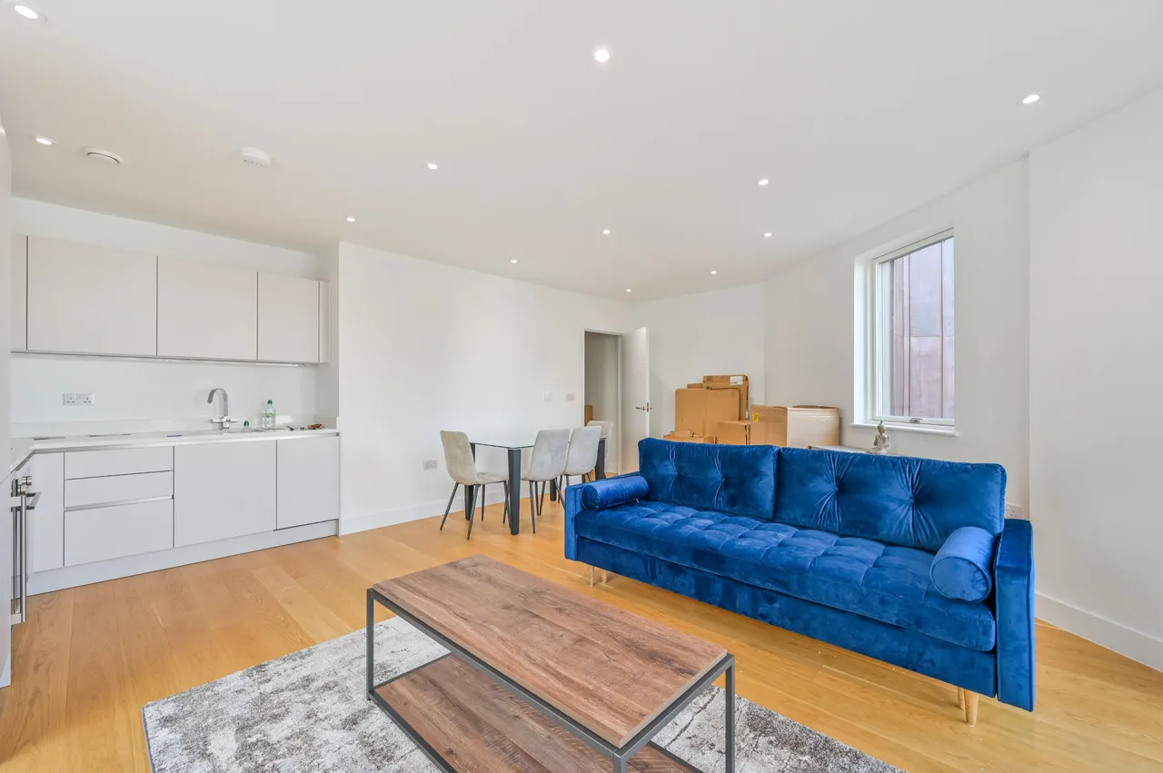 Flat 30, Guildford House, Tollgate Gardens, London, photo 7