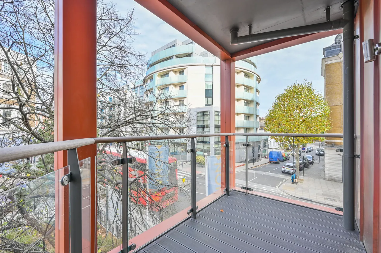 Flat 30, Guildford House, Tollgate Gardens, London, photo 6