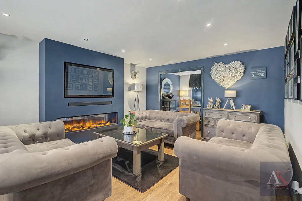 Foxglove Court, Rochdale OL12 6XF, photo 4