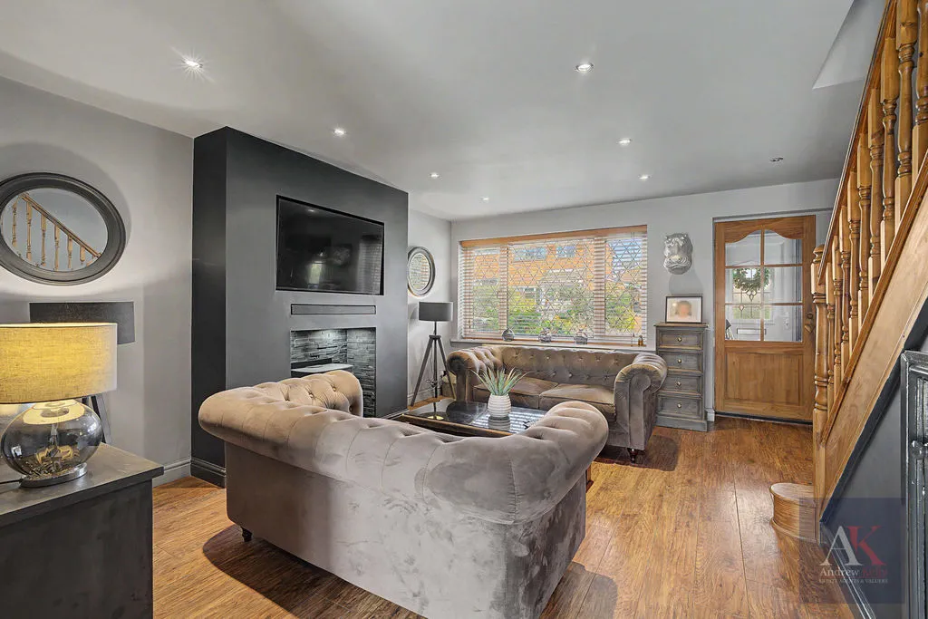 Foxglove Court, Rochdale OL12 6XF, photo 2