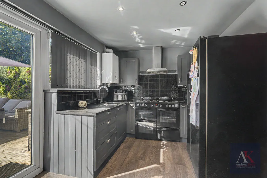 Foxglove Court, Rochdale OL12 6XF, photo 6