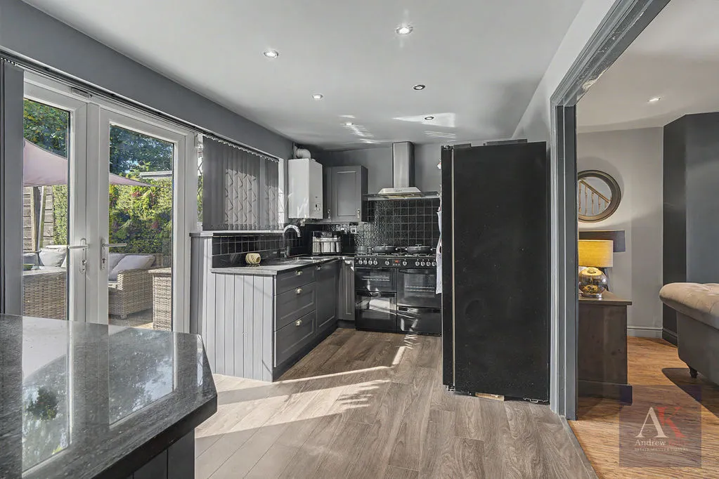 Foxglove Court, Rochdale OL12 6XF, photo 5