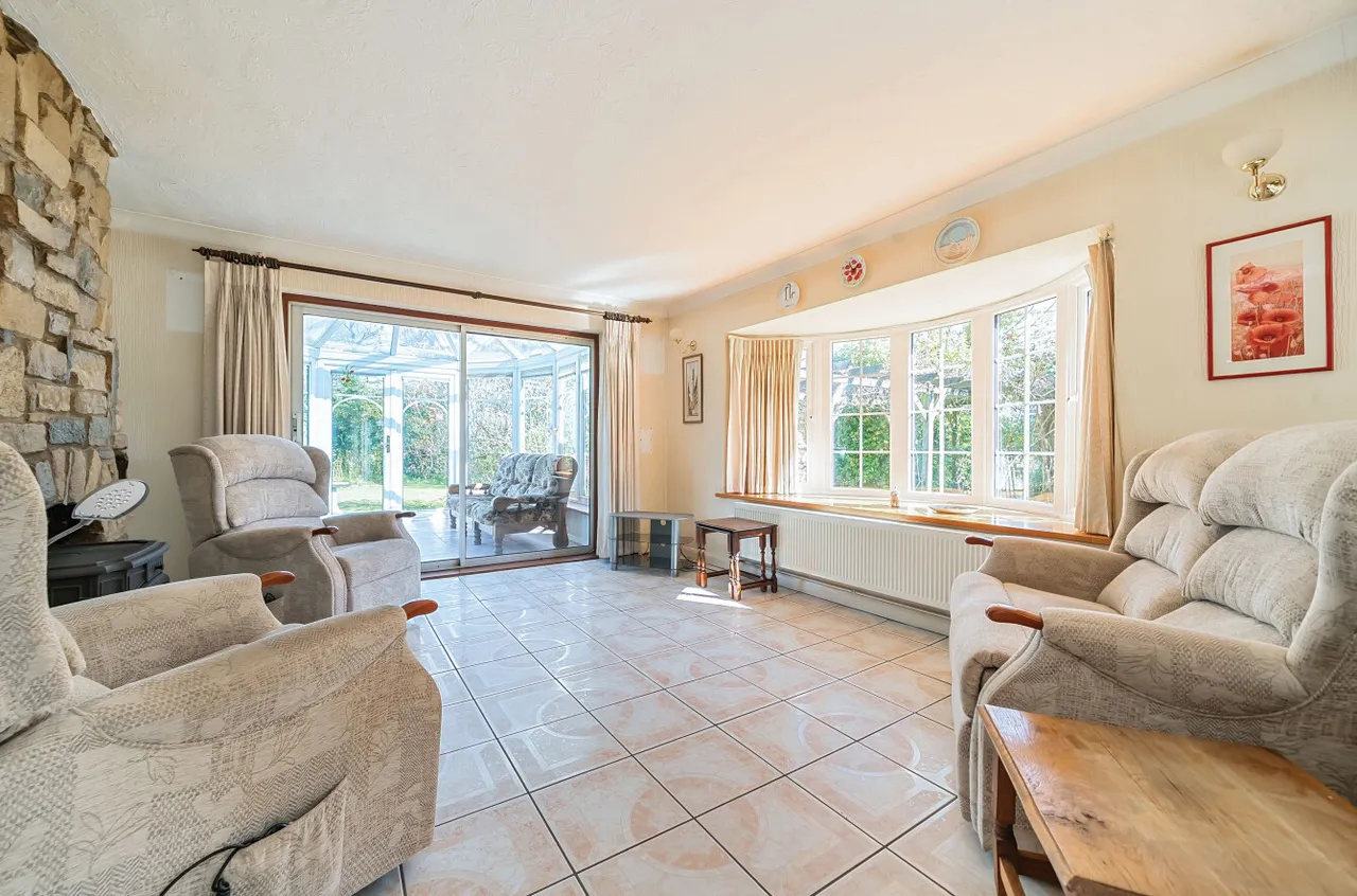 High View Road, Lightwater, Surrey, GU18 5YE, photo 16