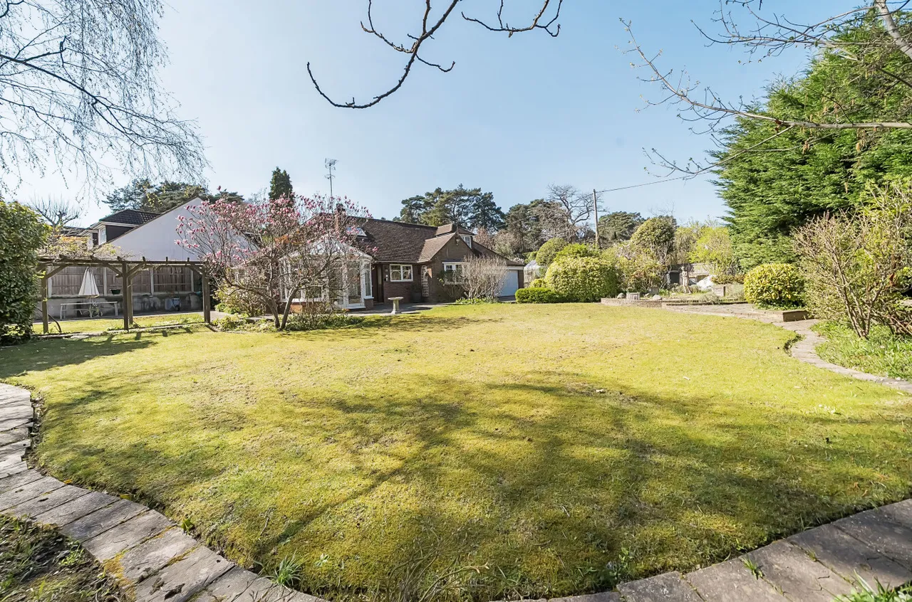 4 bed house for sale — High View Road, Lightwater, Surrey, GU18 5YE