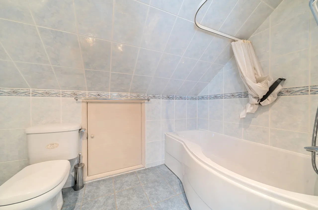 High View Road, Lightwater, Surrey, GU18 5YE, photo 14