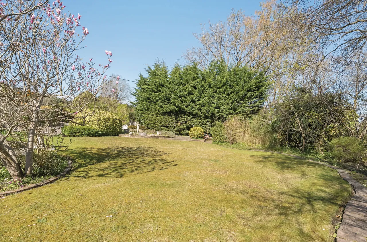High View Road, Lightwater, Surrey, GU18 5YE, photo 11