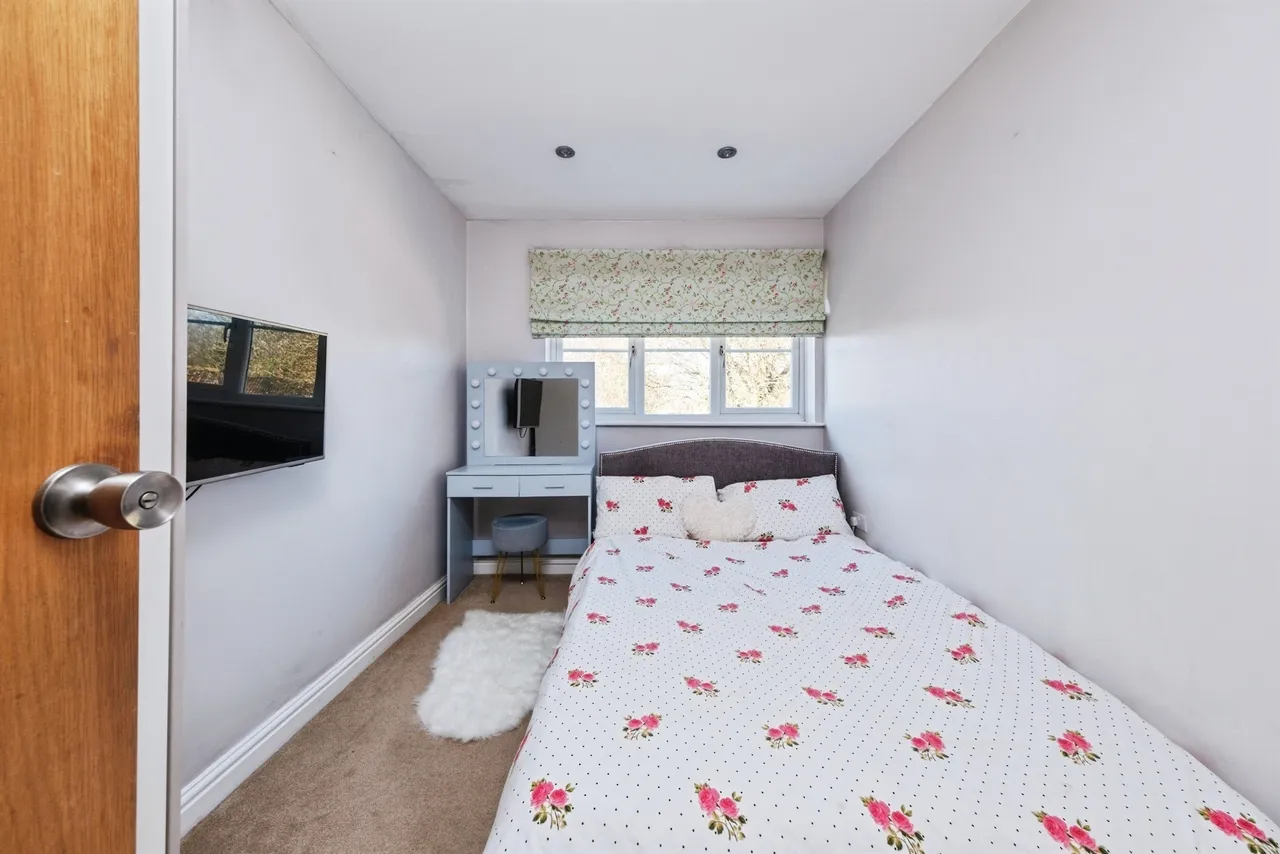 Dove Close, Newport Pagnell, MK16, photo 15
