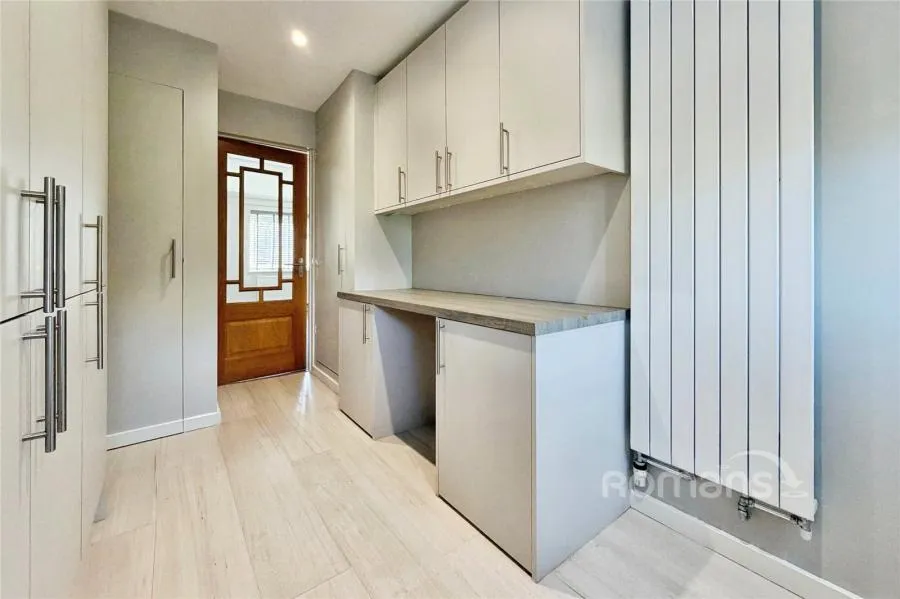 Berrybank, College Town, GU47, photo 10