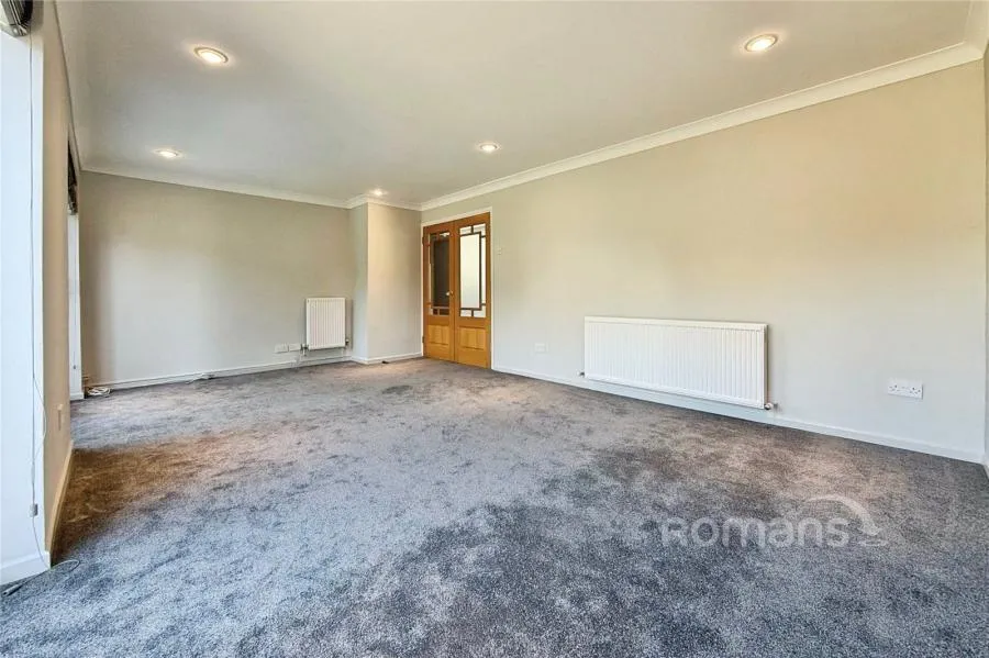 Berrybank, College Town, GU47, photo 8