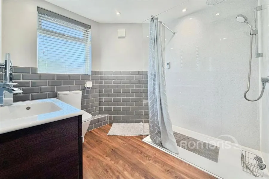 Berrybank, College Town, GU47, photo 17