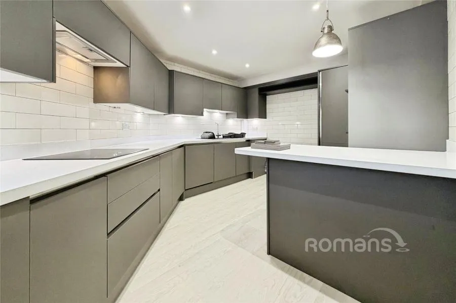 Berrybank, College Town, GU47, photo 4