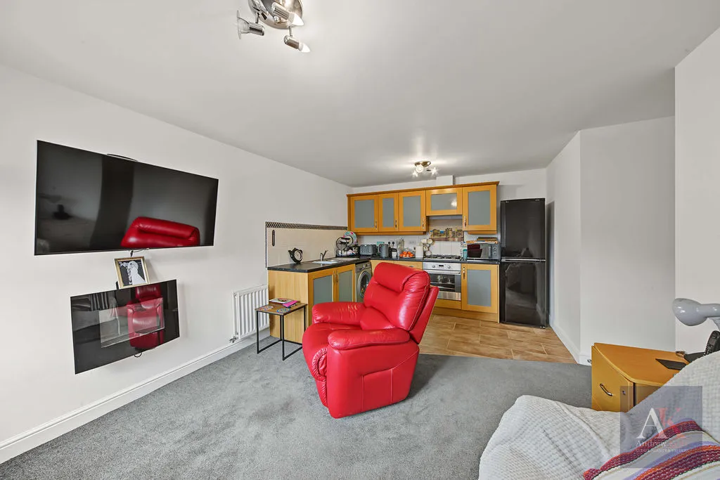 Coppy Bridge Drive, Rochdale, OL16, photo 2