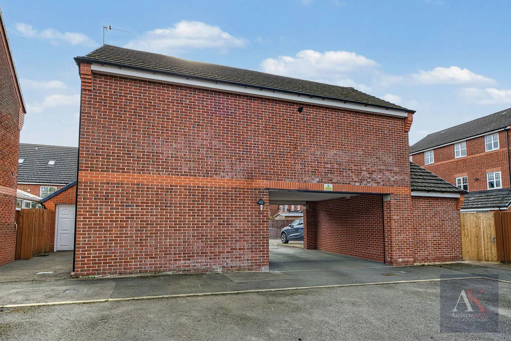 Coppy Bridge Drive, Rochdale, OL16, photo 13