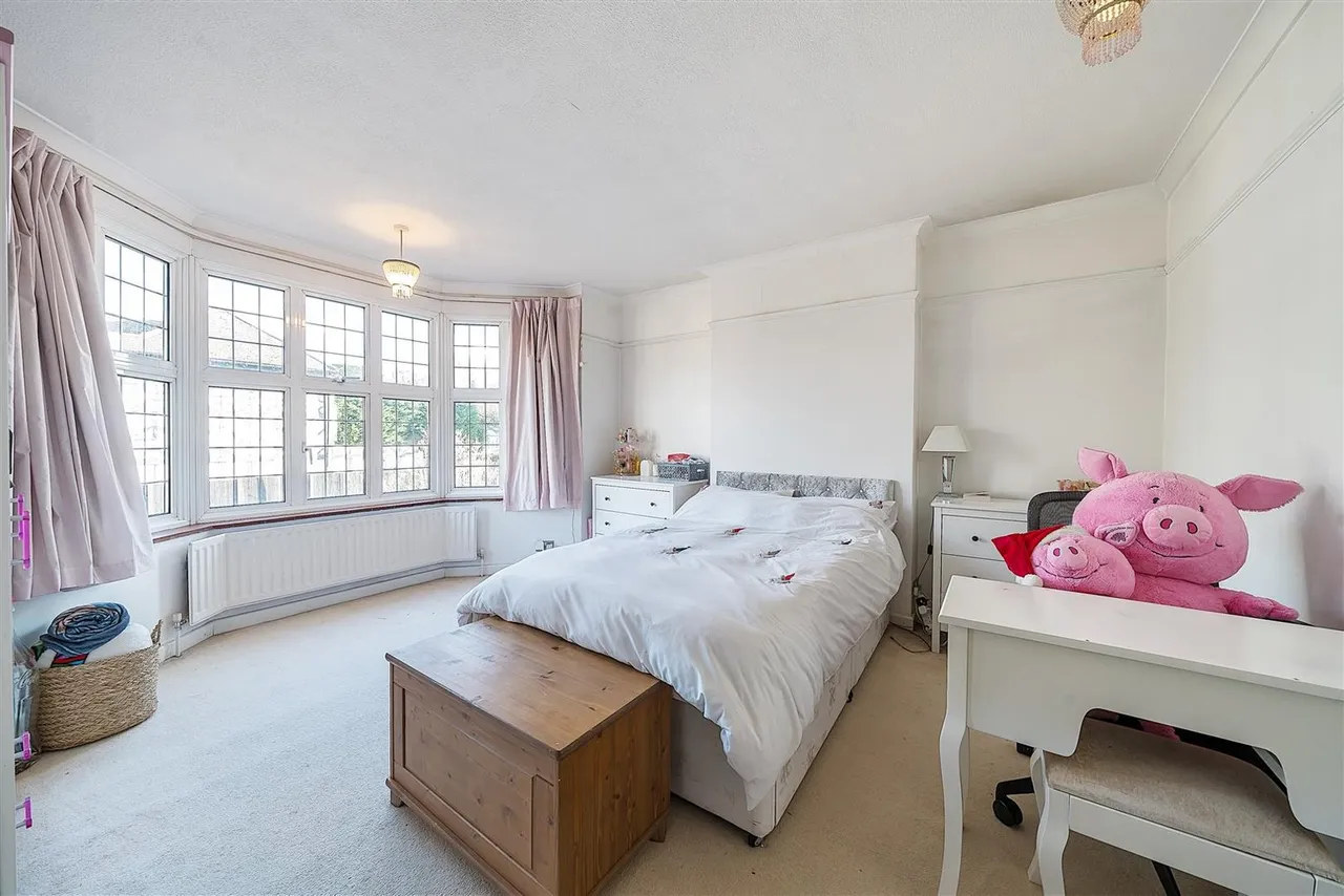 Hillside Road, East Ewell, Surrey, KT17 3EH, photo 6