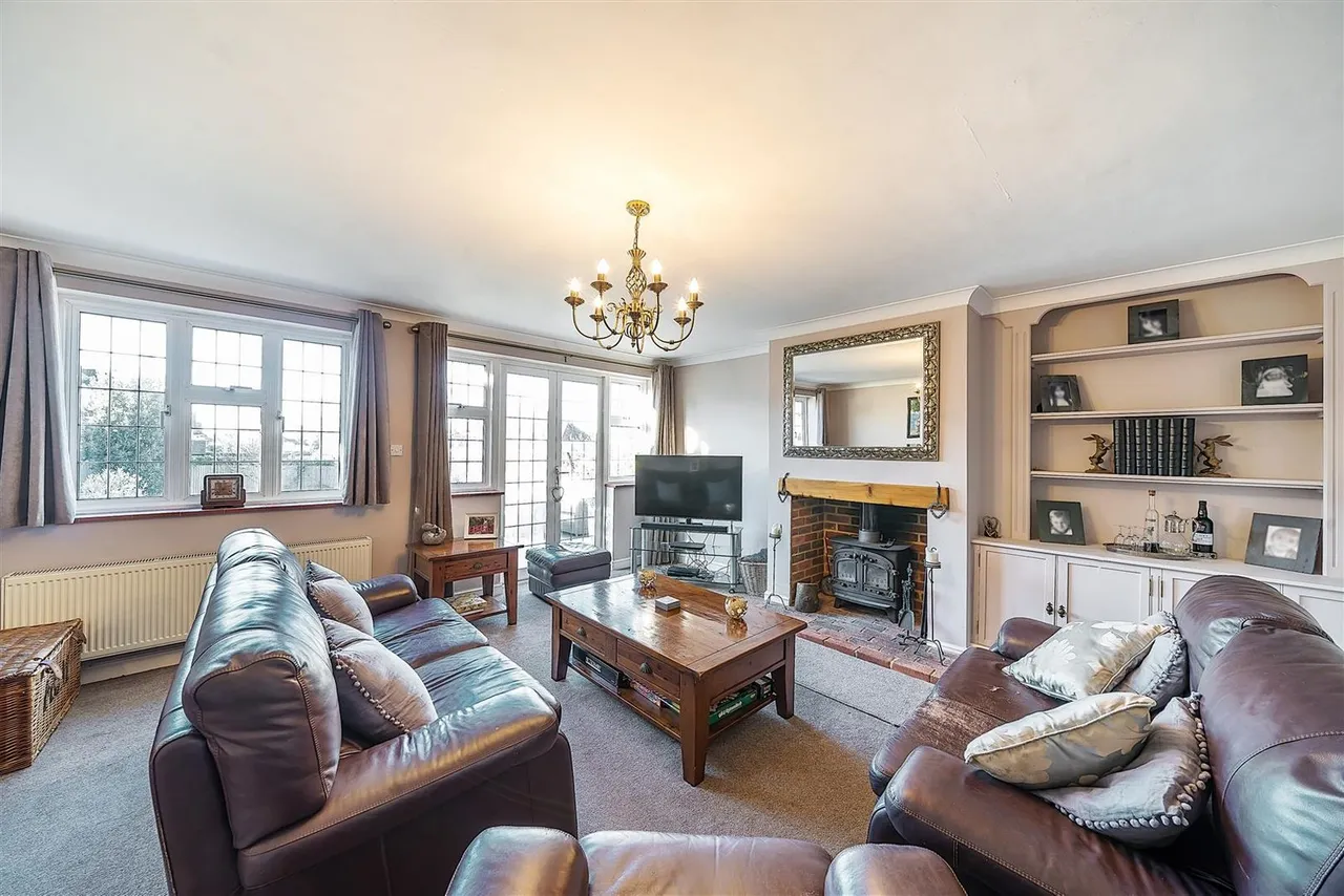 Hillside Road, East Ewell, Surrey, KT17 3EH, photo 3