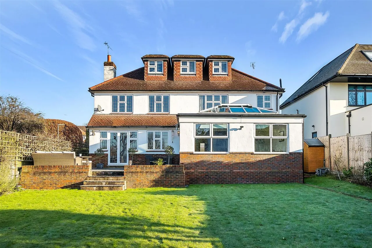 Hillside Road, East Ewell, Surrey, KT17 3EH, photo 9