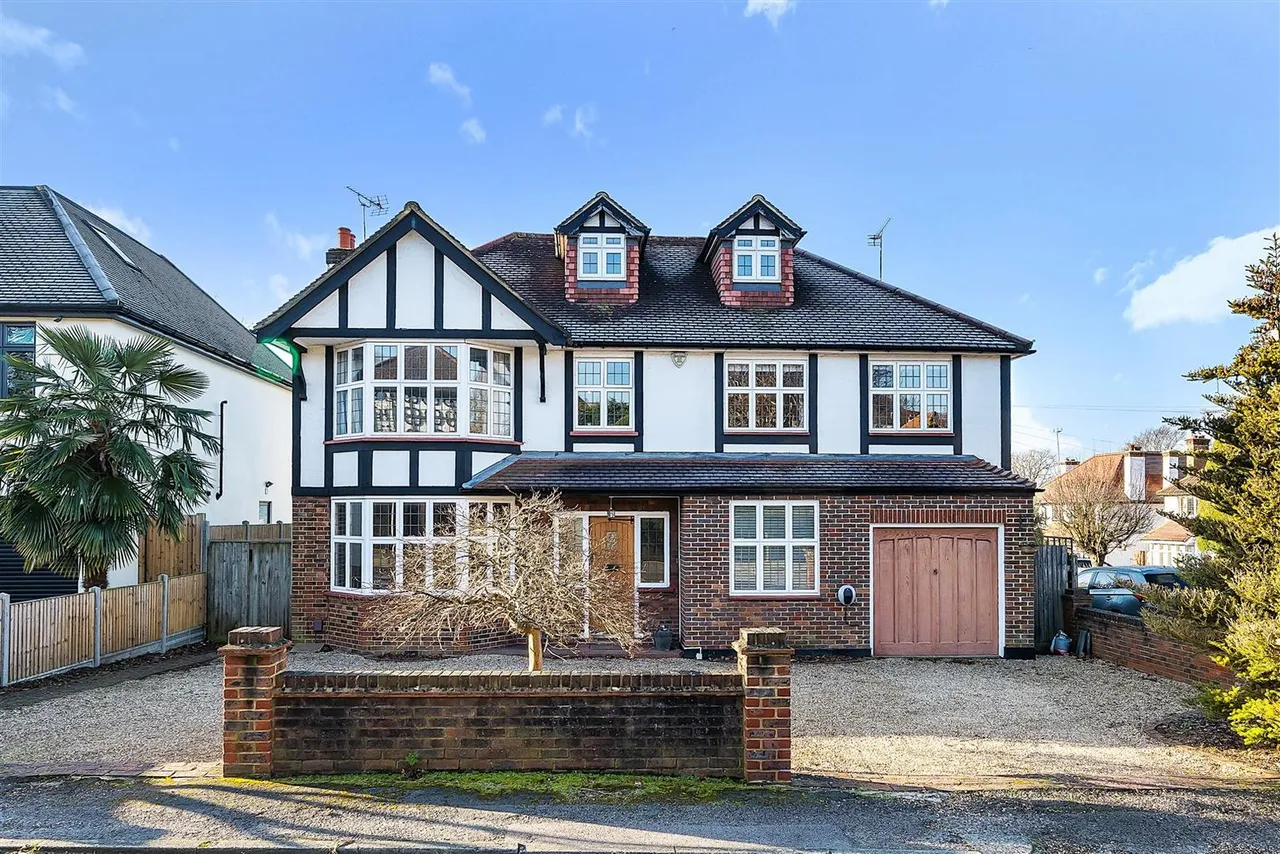 7 bed house for sale — Hillside Road, East Ewell, Surrey, KT17 3EH
