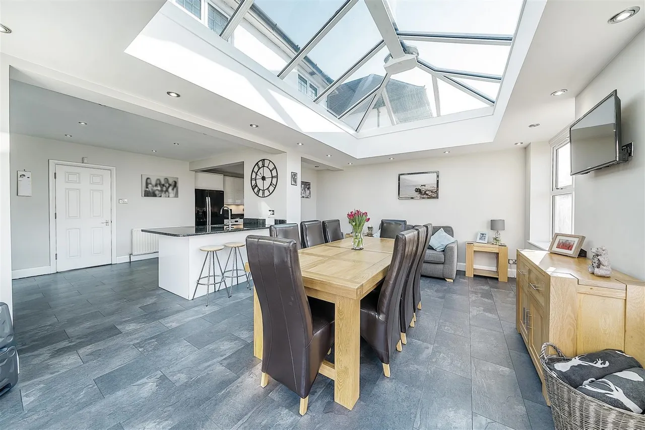 Hillside Road, East Ewell, Surrey, KT17 3EH, photo 4