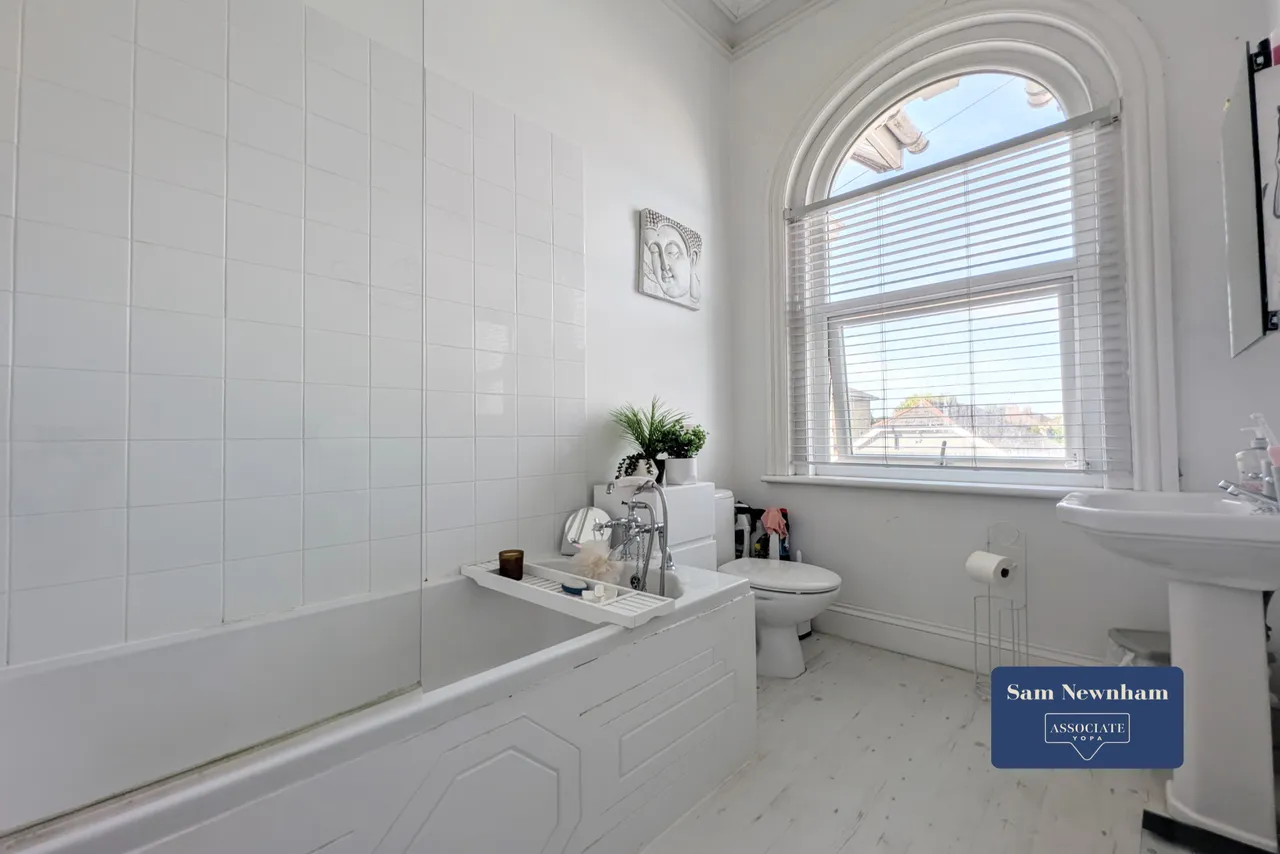 Pellhurst Road, Ryde, PO33, photo 11