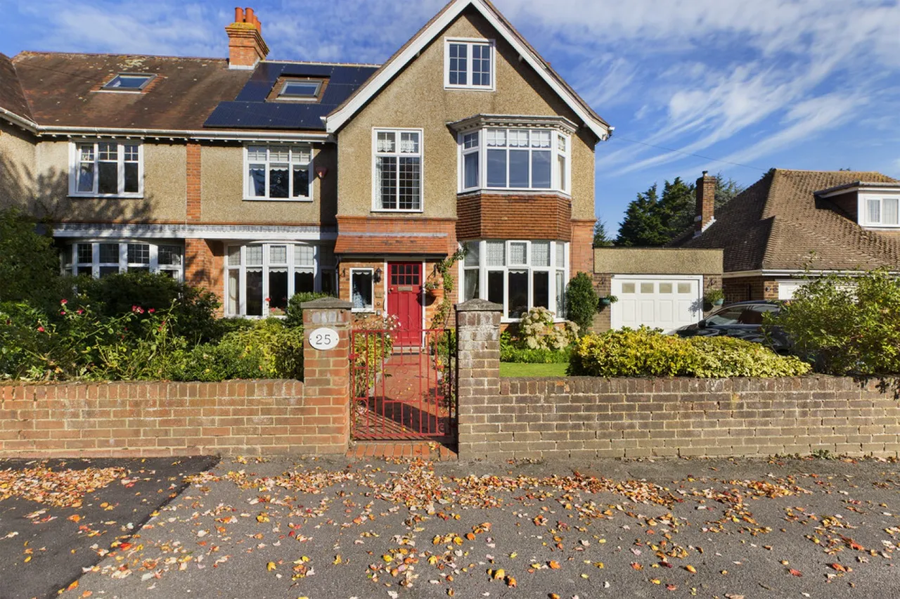 5 bed house to rent, Broadfield Road, Folkestone, CT20