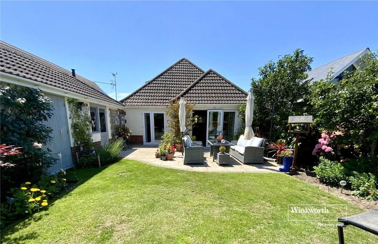 5 bed house for sale — Lingwood Avenue, Christchurch, Dorset, BH23