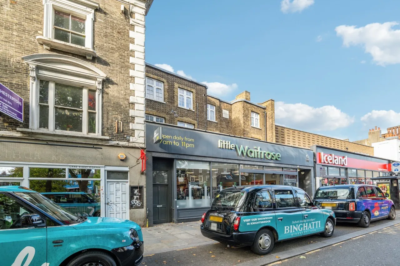 The Pavement, London, SW4, photo 10