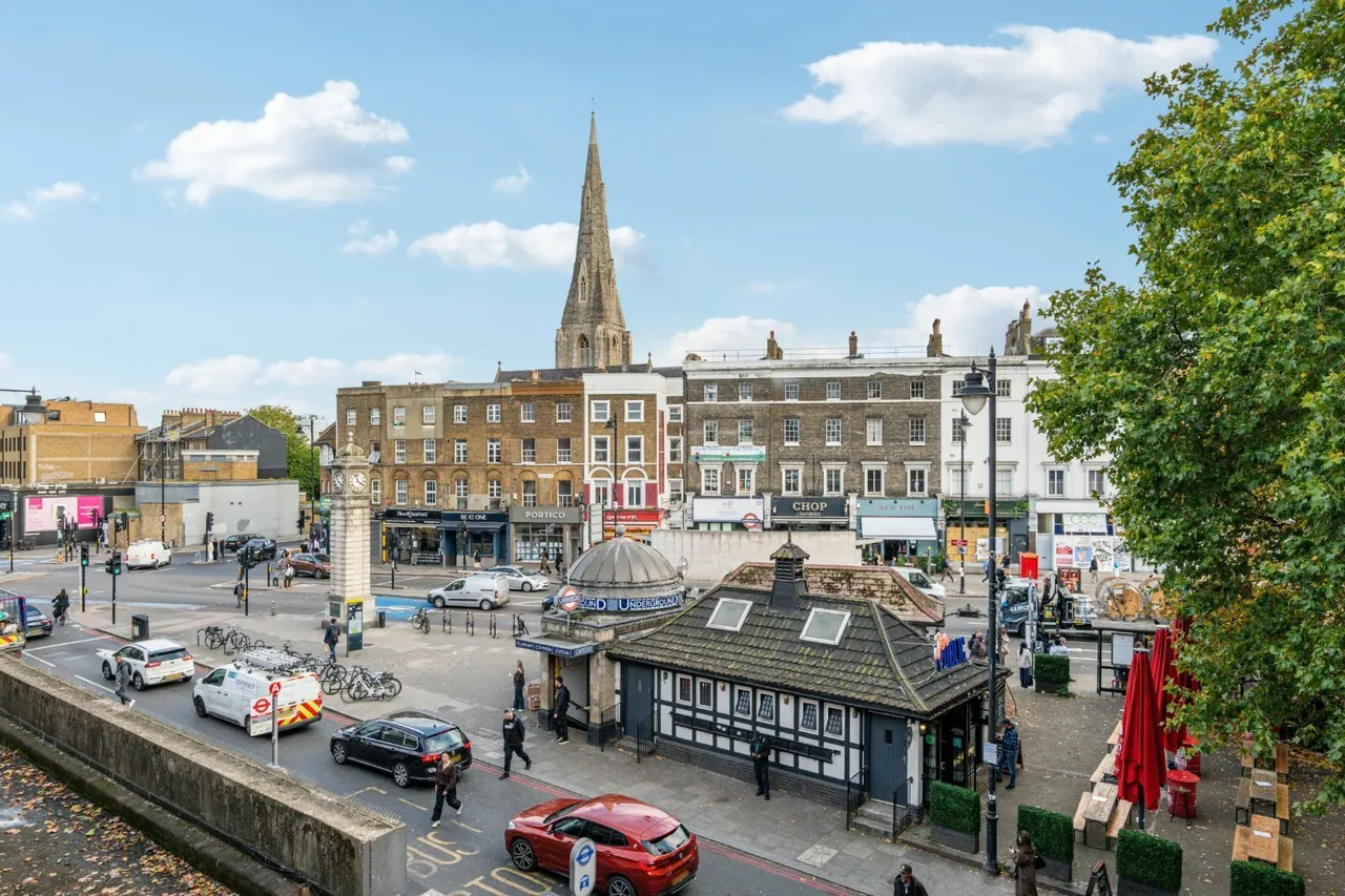 The Pavement, London, SW4, photo 9