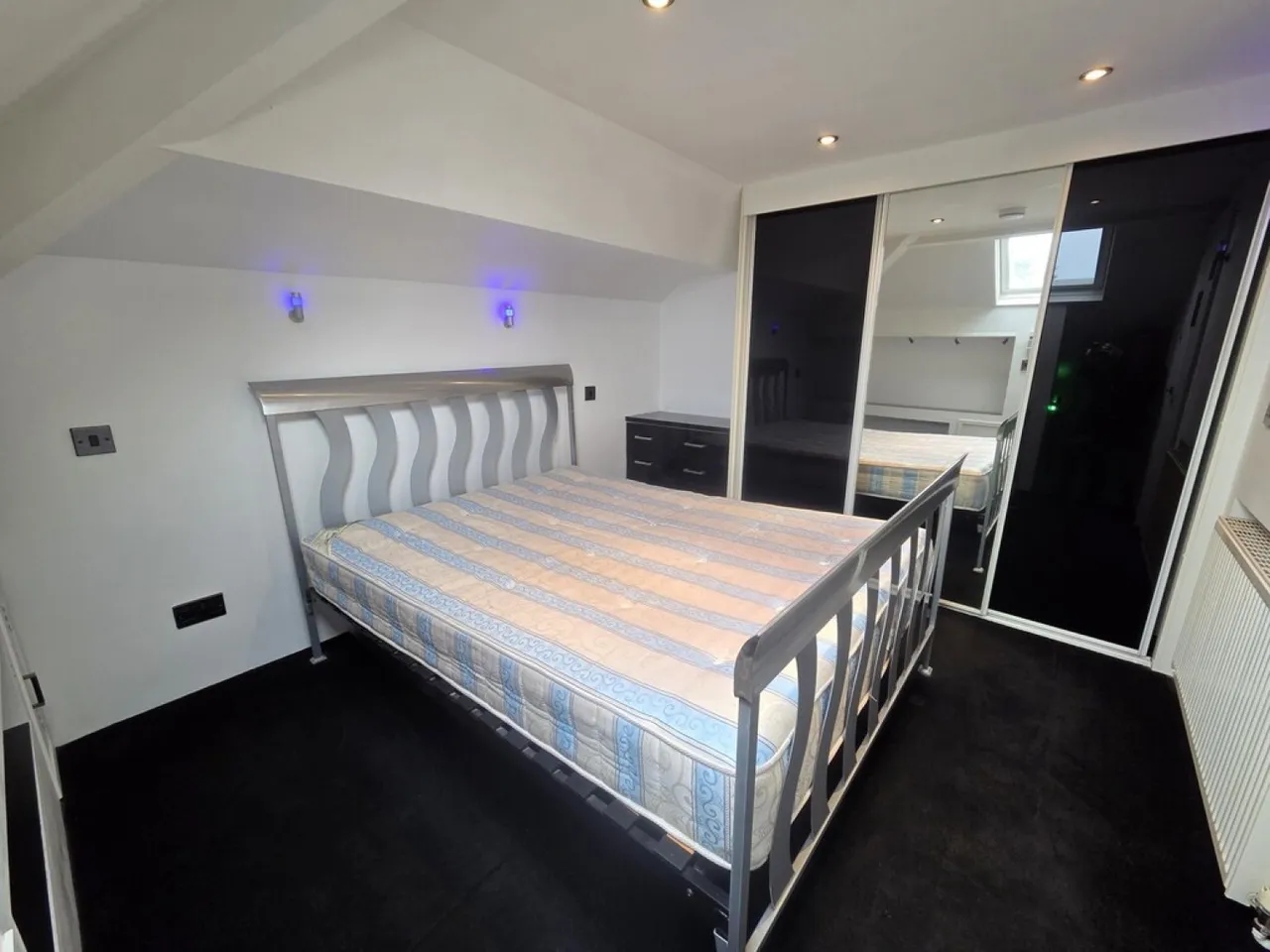 Blackmoorfoot Road, Crosland Moor, HD4, photo 4