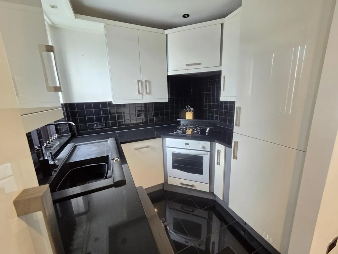 Blackmoorfoot Road, Crosland Moor, HD4, photo 12