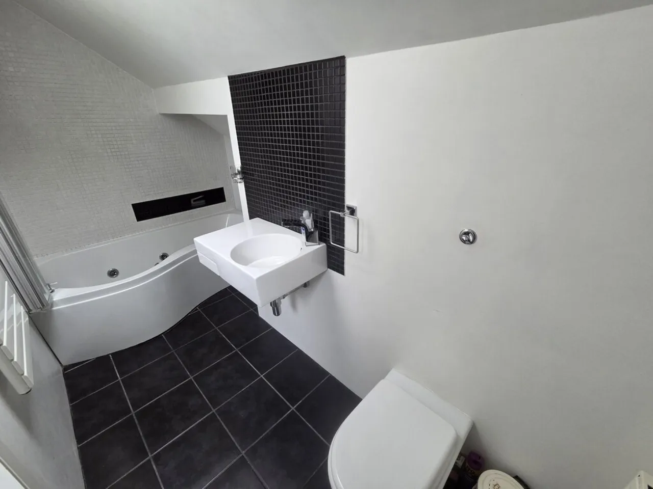 Blackmoorfoot Road, Crosland Moor, HD4, photo 2