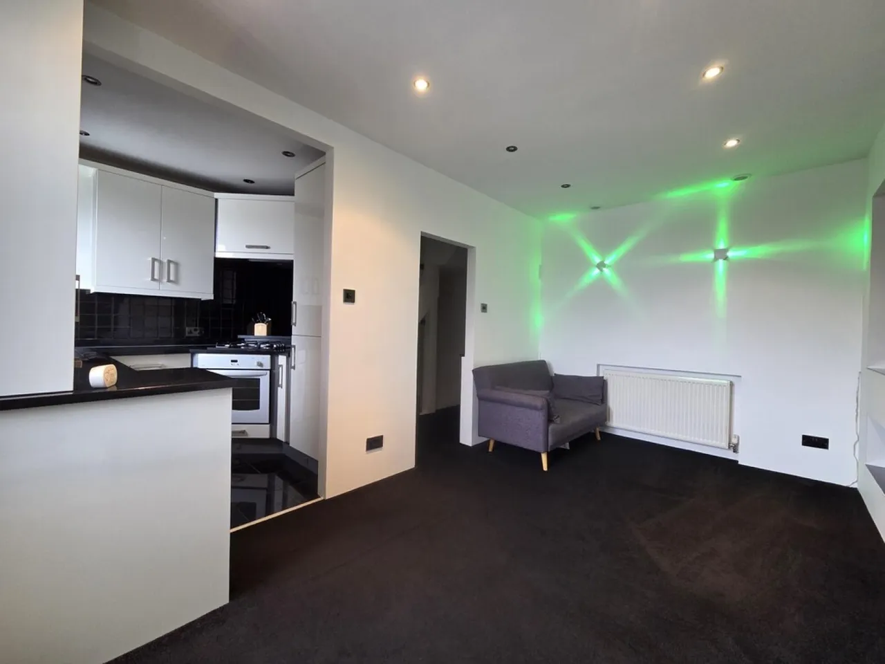 Blackmoorfoot Road, Crosland Moor, HD4, photo 8