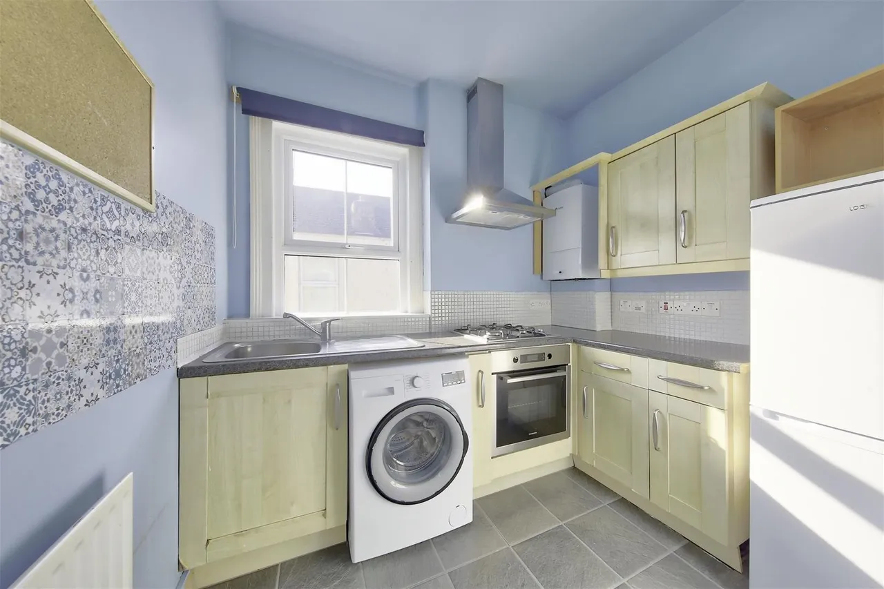 Cobham Road, Kingston Upon Thames KT1 3AE, photo 5
