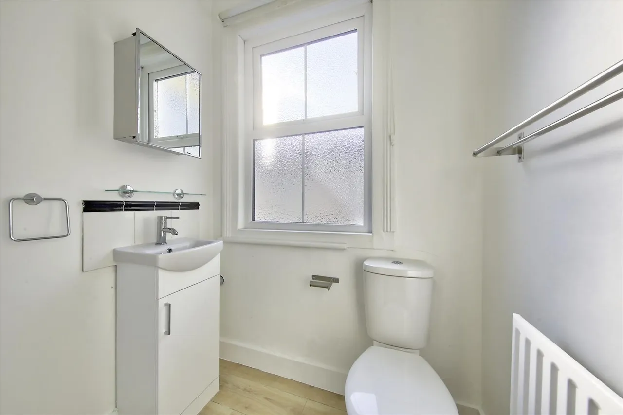 Cobham Road, Kingston Upon Thames KT1 3AE, photo 8