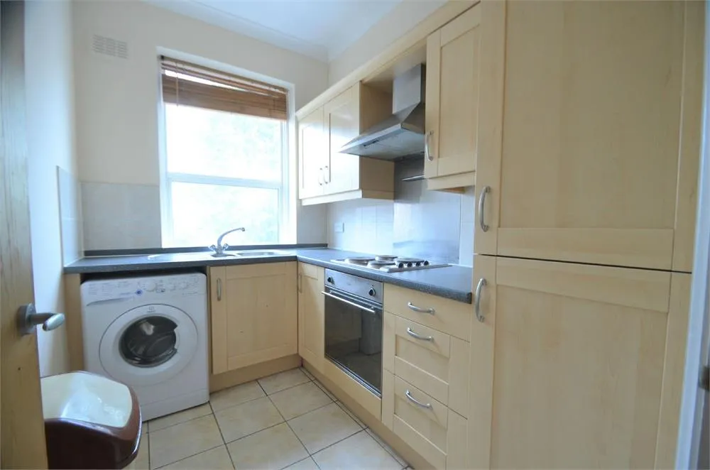 2 bed flat to rent — Daws Lane, Mill Hill
