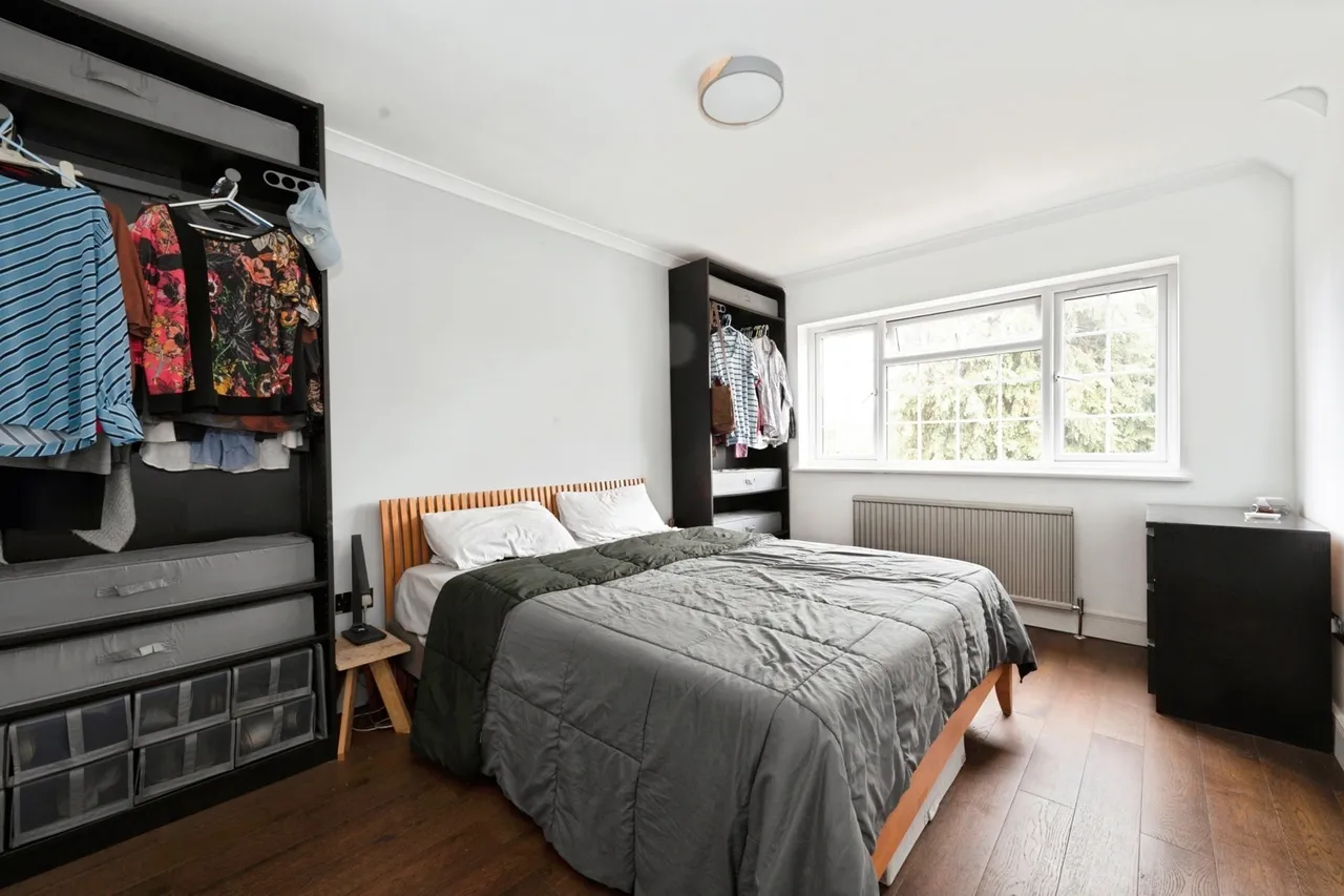 Mansfield Road, Chessington, KT9, photo 8