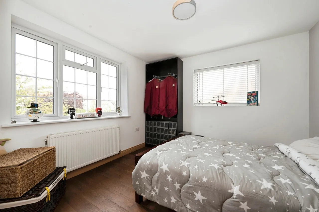 Mansfield Road, Chessington, KT9, photo 11
