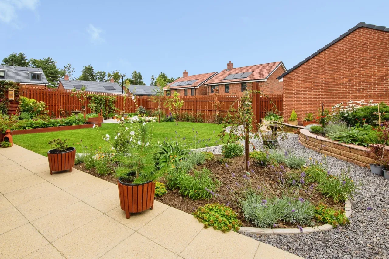 Greenside Close, Washington, NE37, photo 13