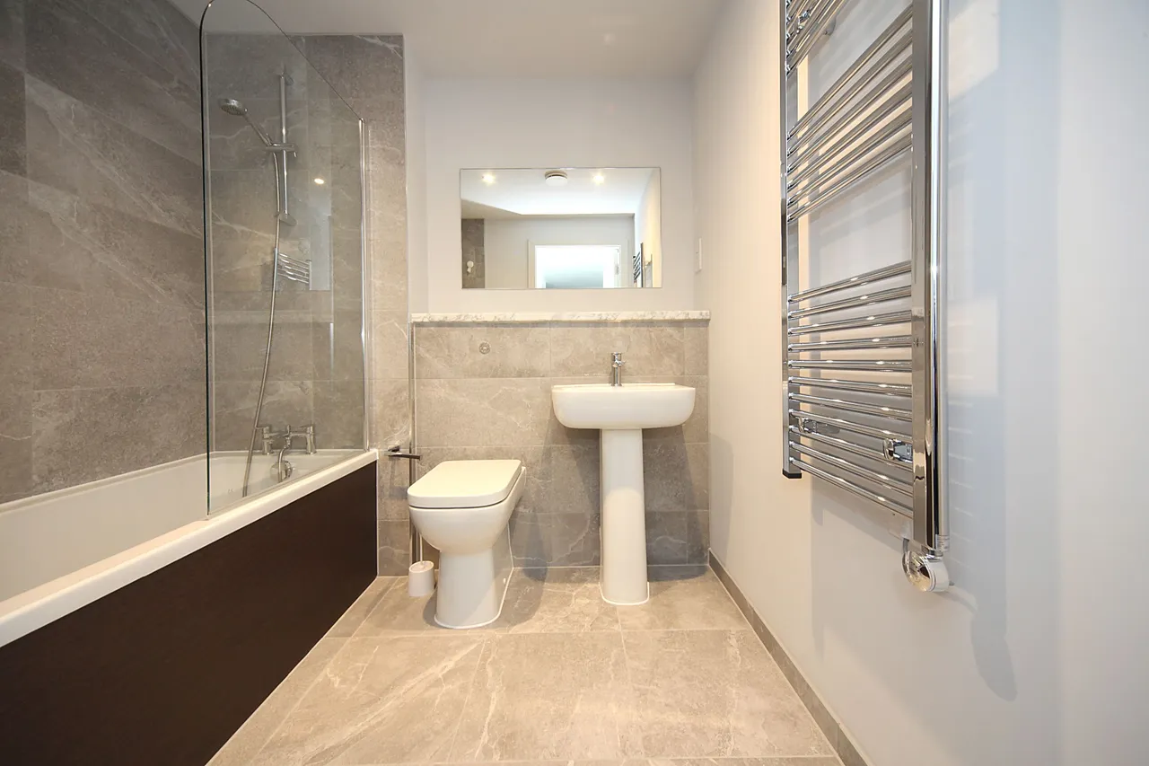 Bed Apartment with Parking in the Hive- Castle Street, Luton, photo 12