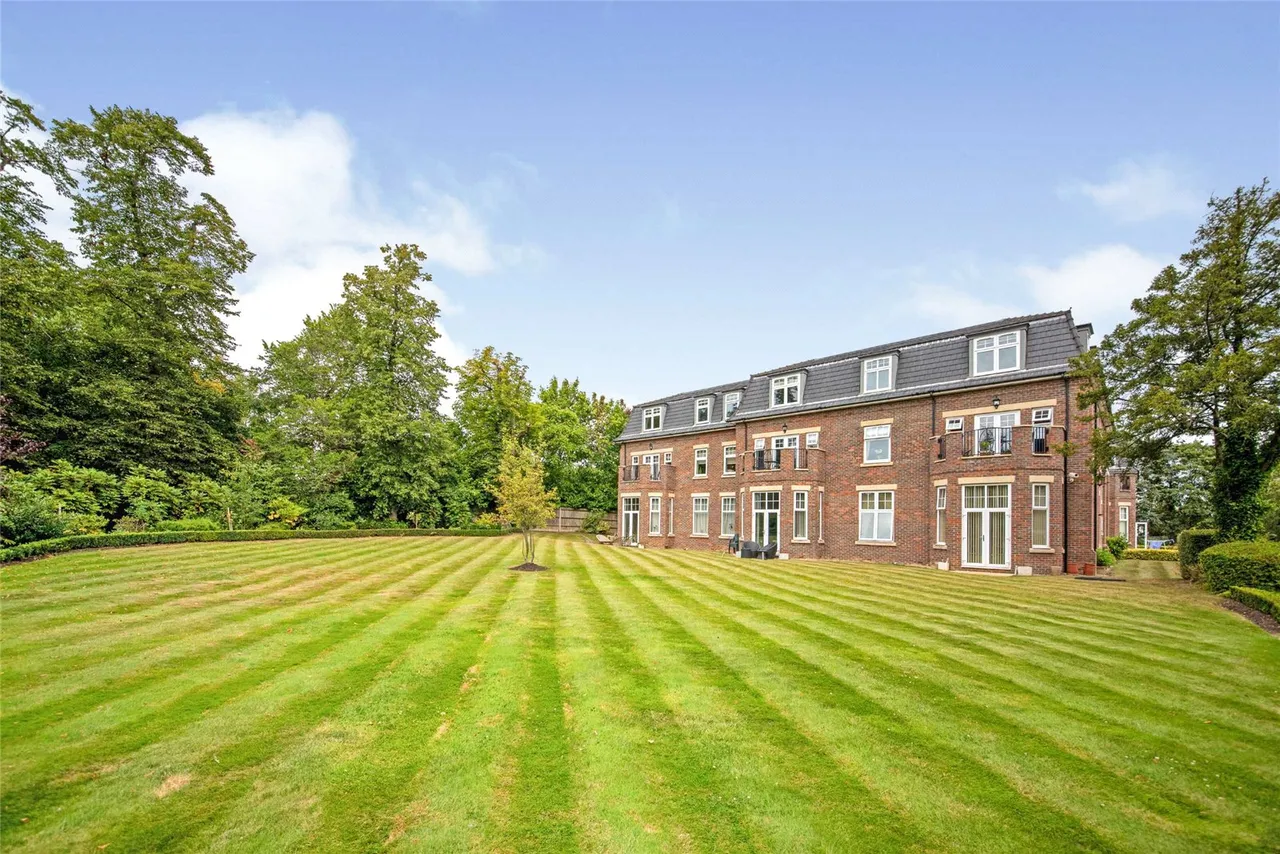 2 bed flat to rent, Beech Hill, Hadley Wood, EN4