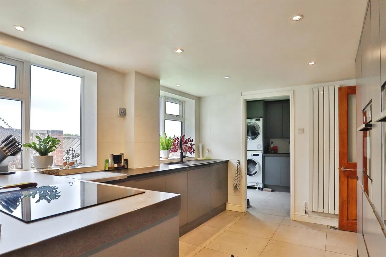 Acaster Drive, Garforth, LS25, photo 6