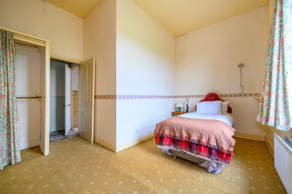 Ebury Street, Batley WF17 0LW, photo 31