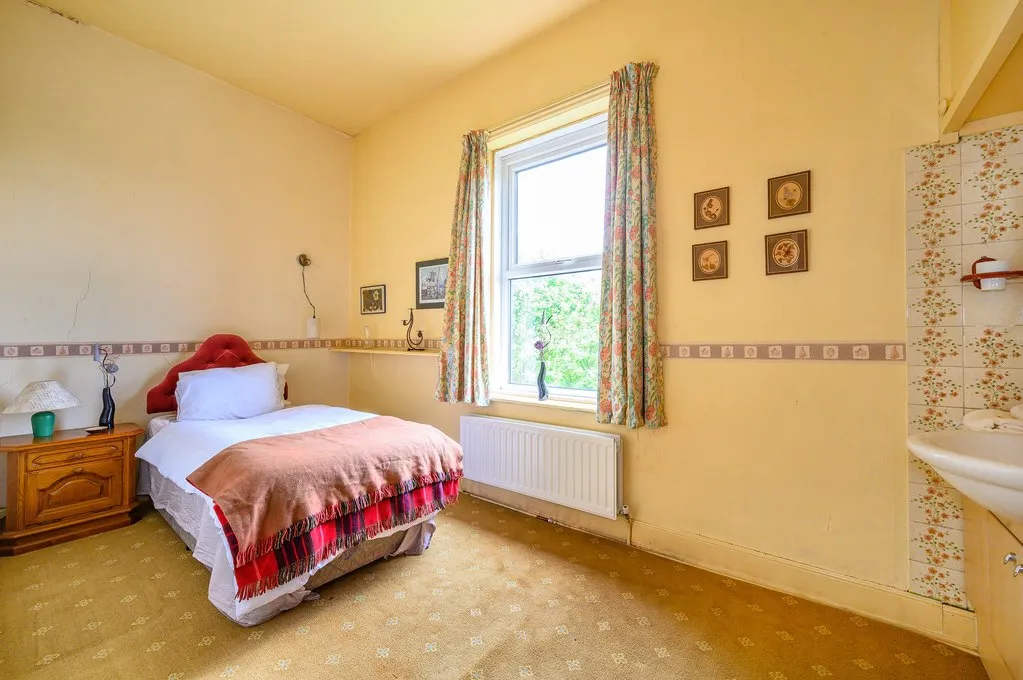 Ebury Street, Batley WF17 0LW, photo 13