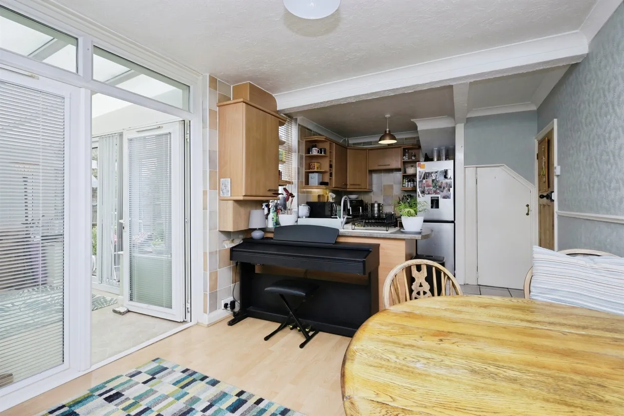 Cavalry Crescent, Eastbourne, photo 5