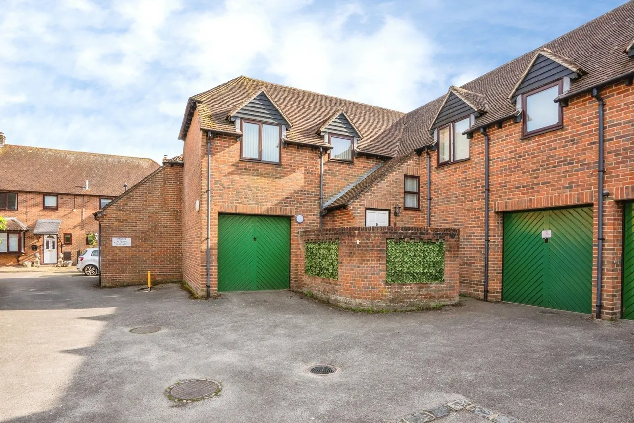 2 bed flat for sale, Pelham Terrace, Emsworth, PO10