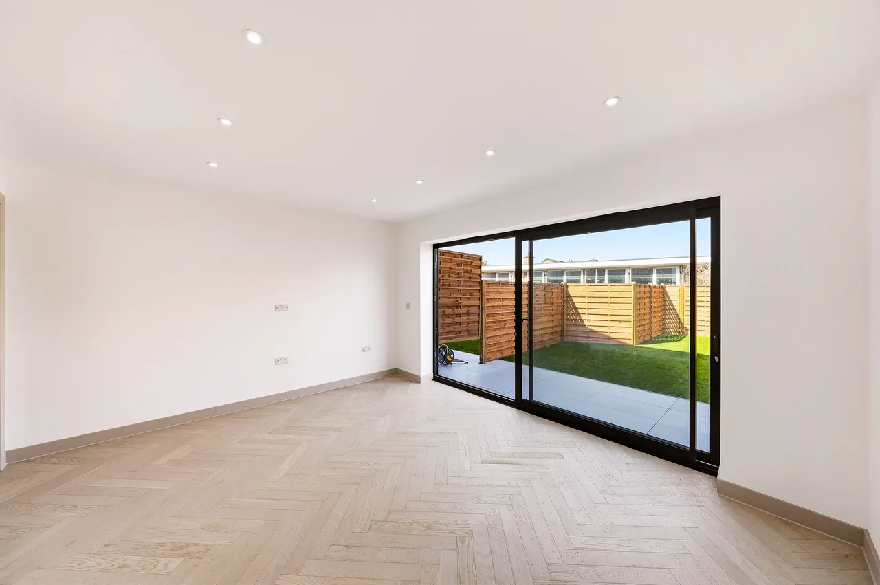 Hainault Street, New Eltham, London, SE9 2EG, photo 2